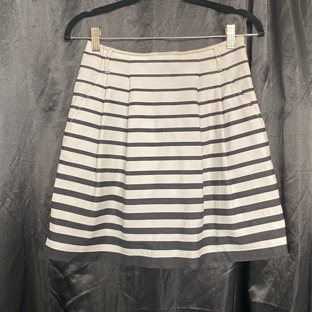 Striped flare y2k style skirt with pockets!